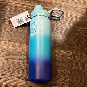 Lululemon Back to Life. 24oz water bottle